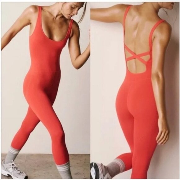 Size Medium FP good karma onesie m/l cherry tomato - Picture 1 of 6